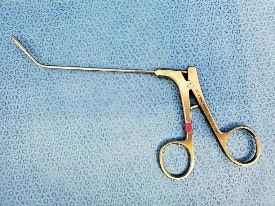 Richards 7023-0744 Surgical Up Curved Oval Biopsy Cup Forceps ENT S/D