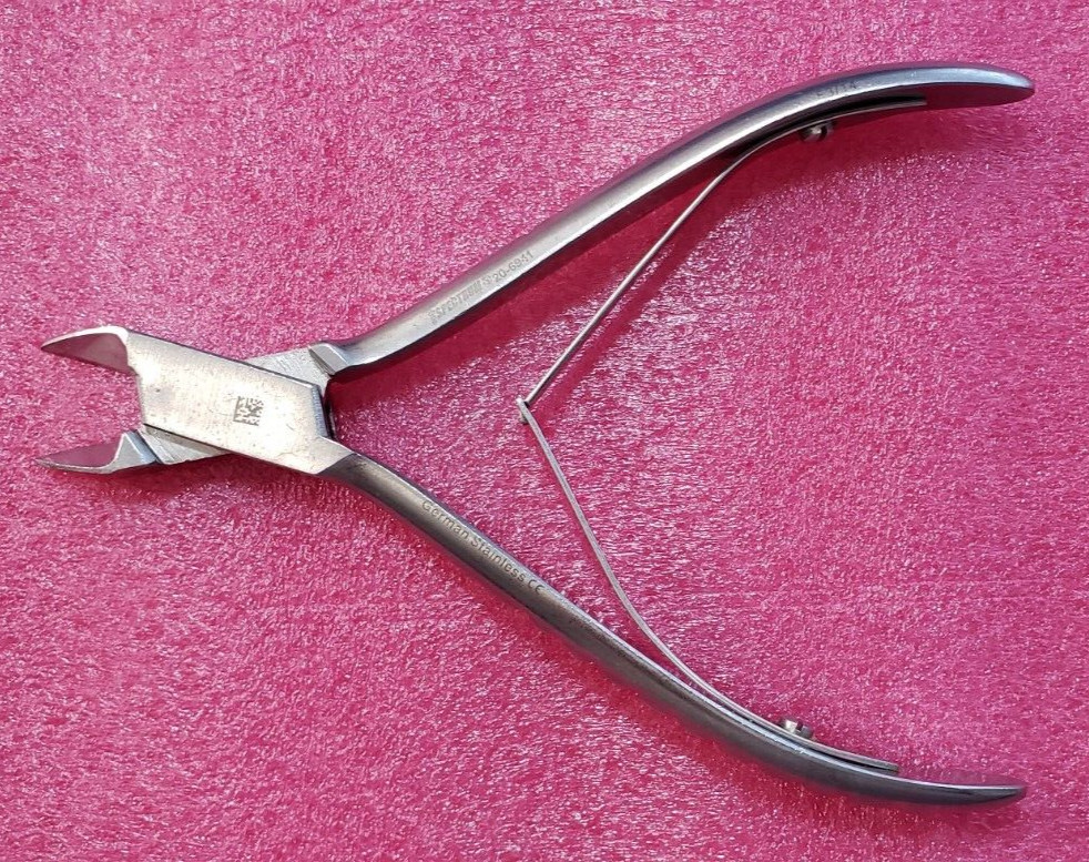 Spectrum 20-6941 Surgical Orthopedic Nail Splitter 6″ Straight Double Spring.