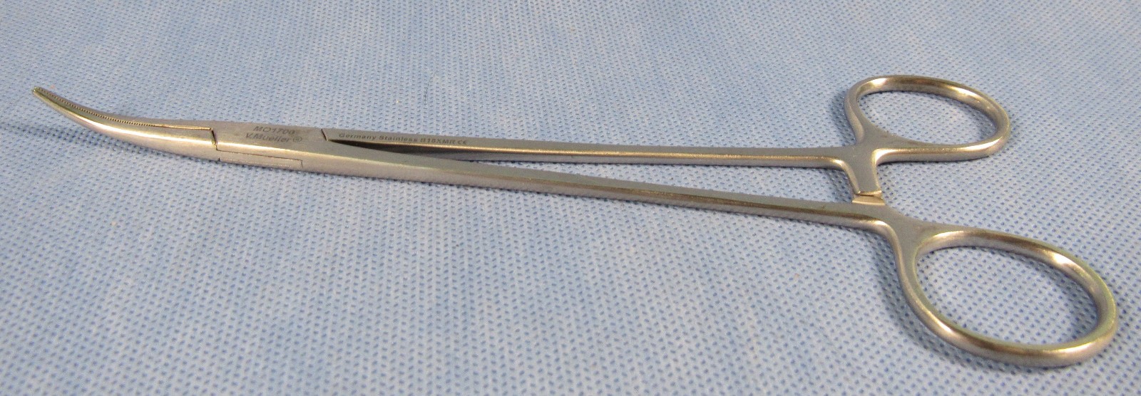 V. Mueller MO1700 Boettcher-Schnidt Forceps Slightly Curved Tonsil Artery 7.5″