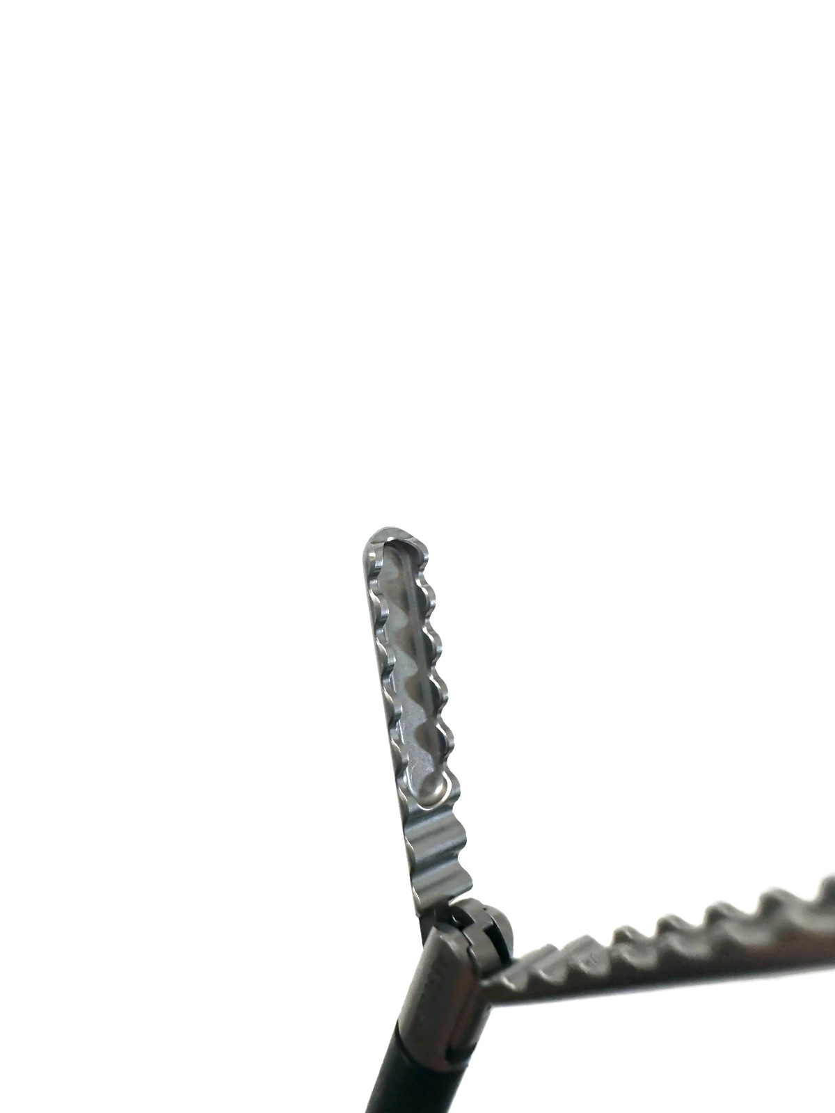 Aesculap P0959R, P0235R Wave Grasper, 5mm x 31cm (Quick Snap Ratchet) | P8