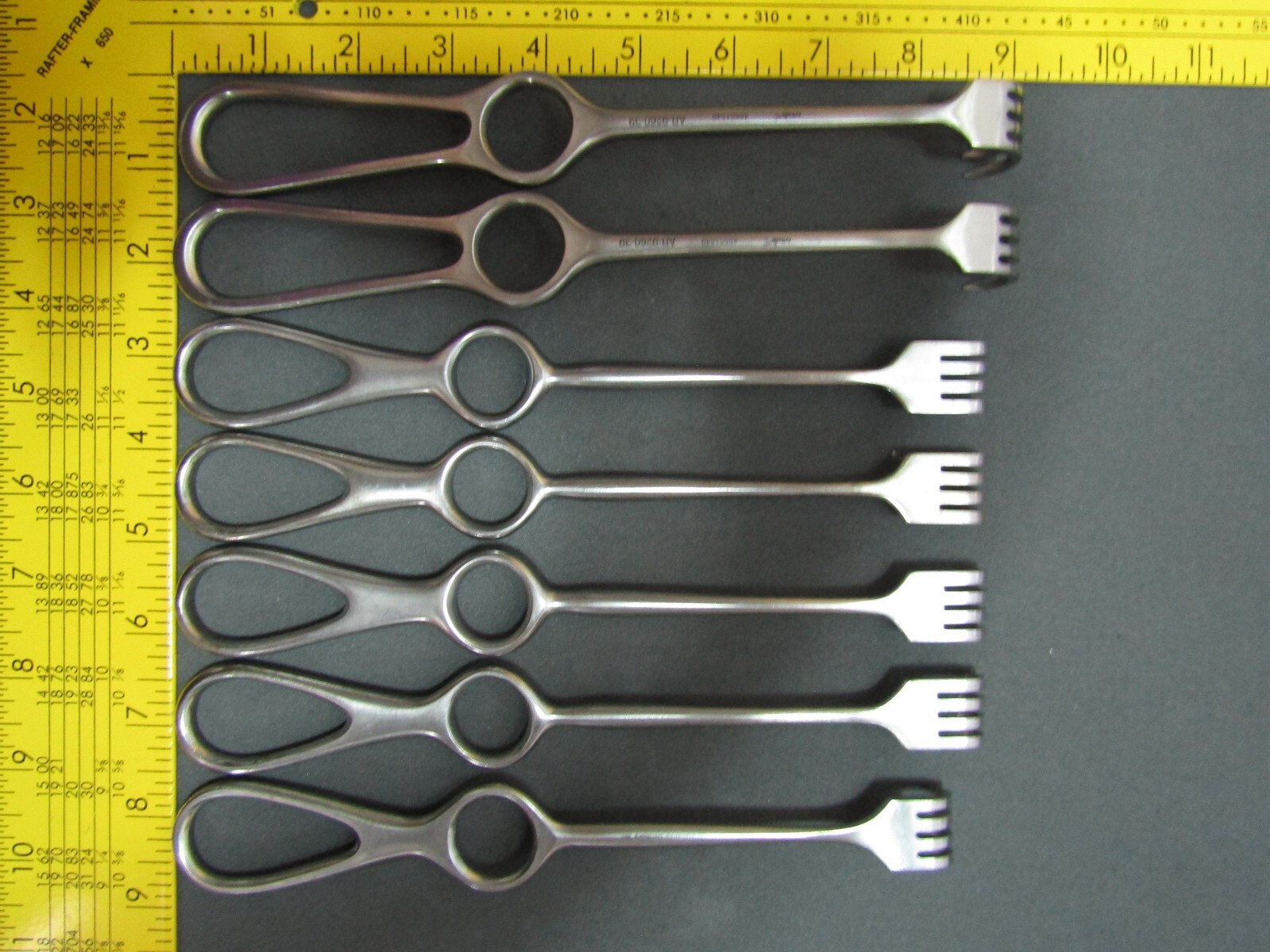 Lot Of 7 Retractor 4 Prong Sharp, Semi Sharp (2)