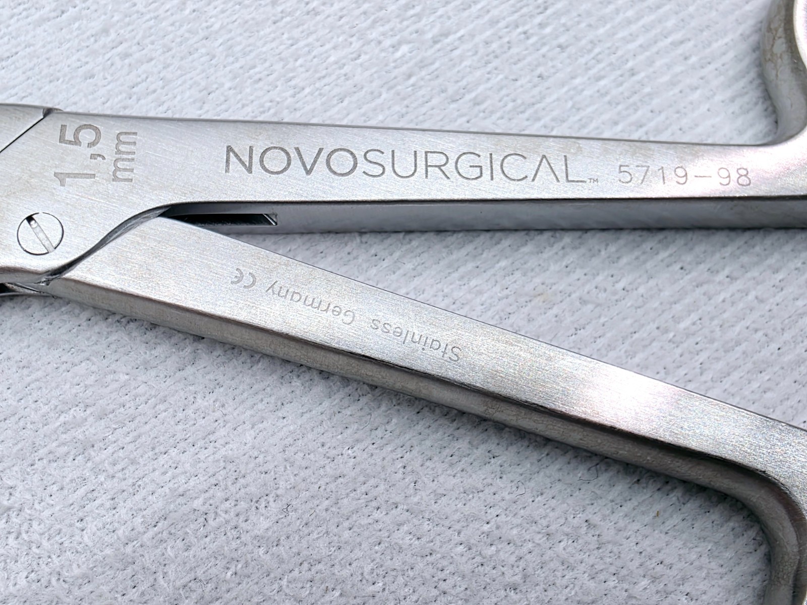 NOVO SURGICAL 5719-98 Rongeur Straight, 1.5mm x 10mm cup 11″ – Ultrasonic Clean