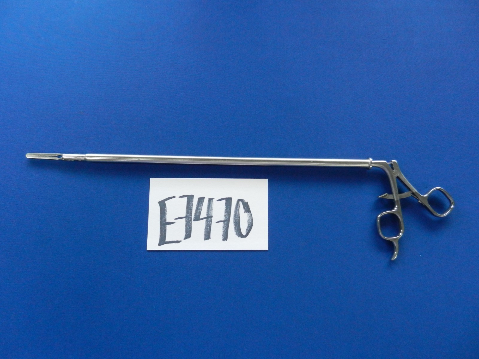 E7470 Snowden Pencer 88-9586 Fully Serrated Clamp Forceps 10mm x 40cm WL