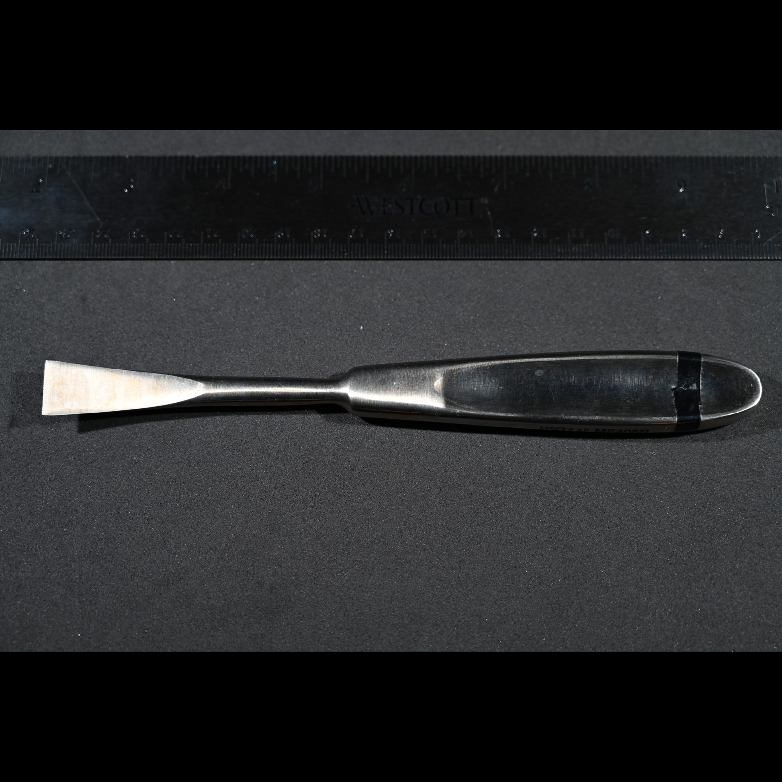 Aesculap MF406R Cushing Periosteal Elevator 15 mm Square Sharp Tip 7 1/4 in