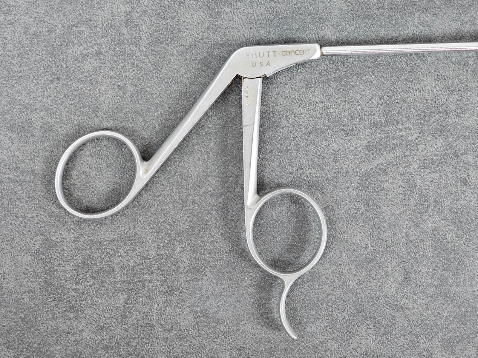 Shutt Linvatec Concept 1.1212 B-Scoop Tip Forceps 3.4 mm 30 Degree Left