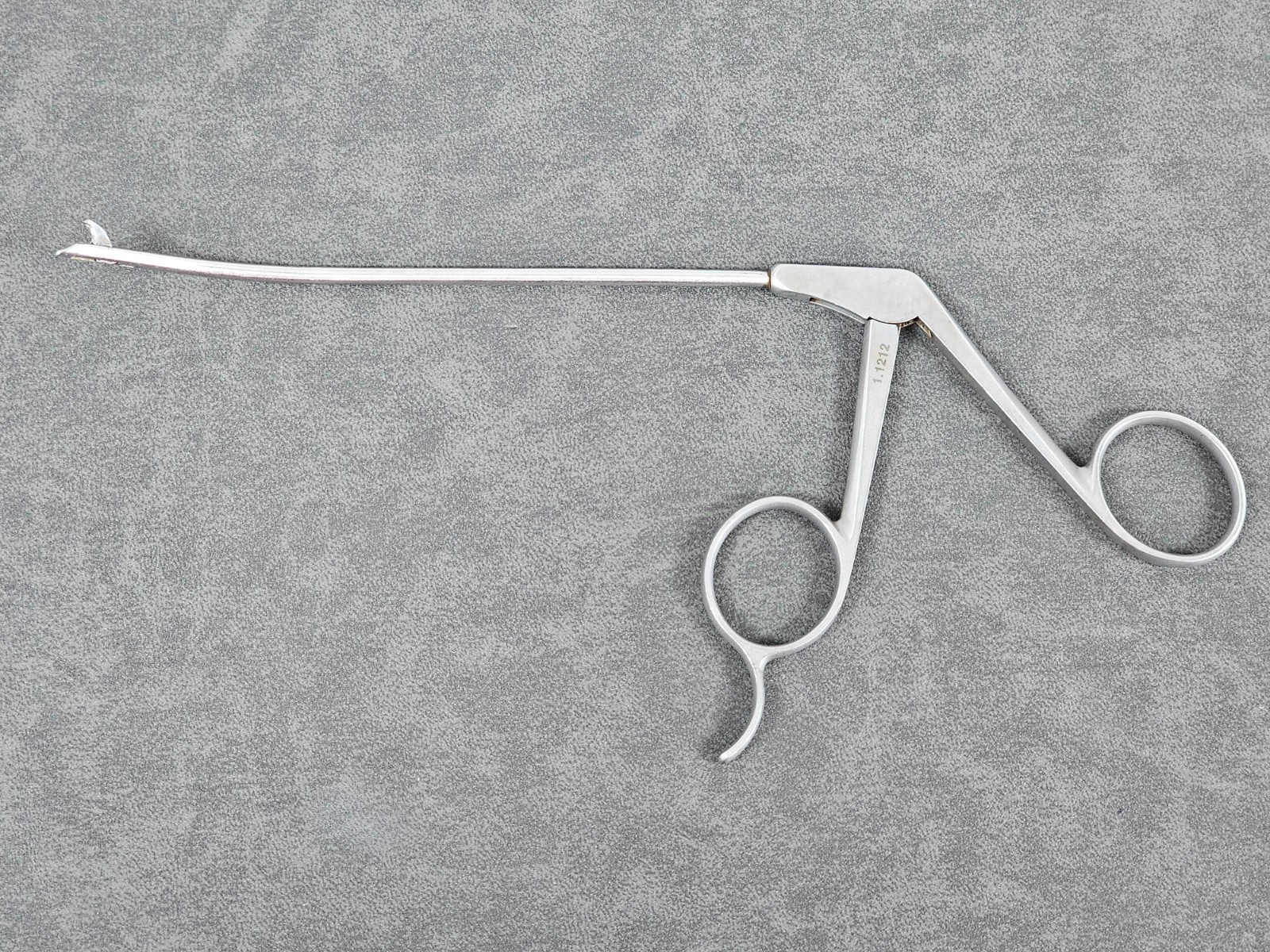 Shutt Linvatec Concept 1.1212 B-Scoop Tip Forceps 3.4 mm 30 Degree Left