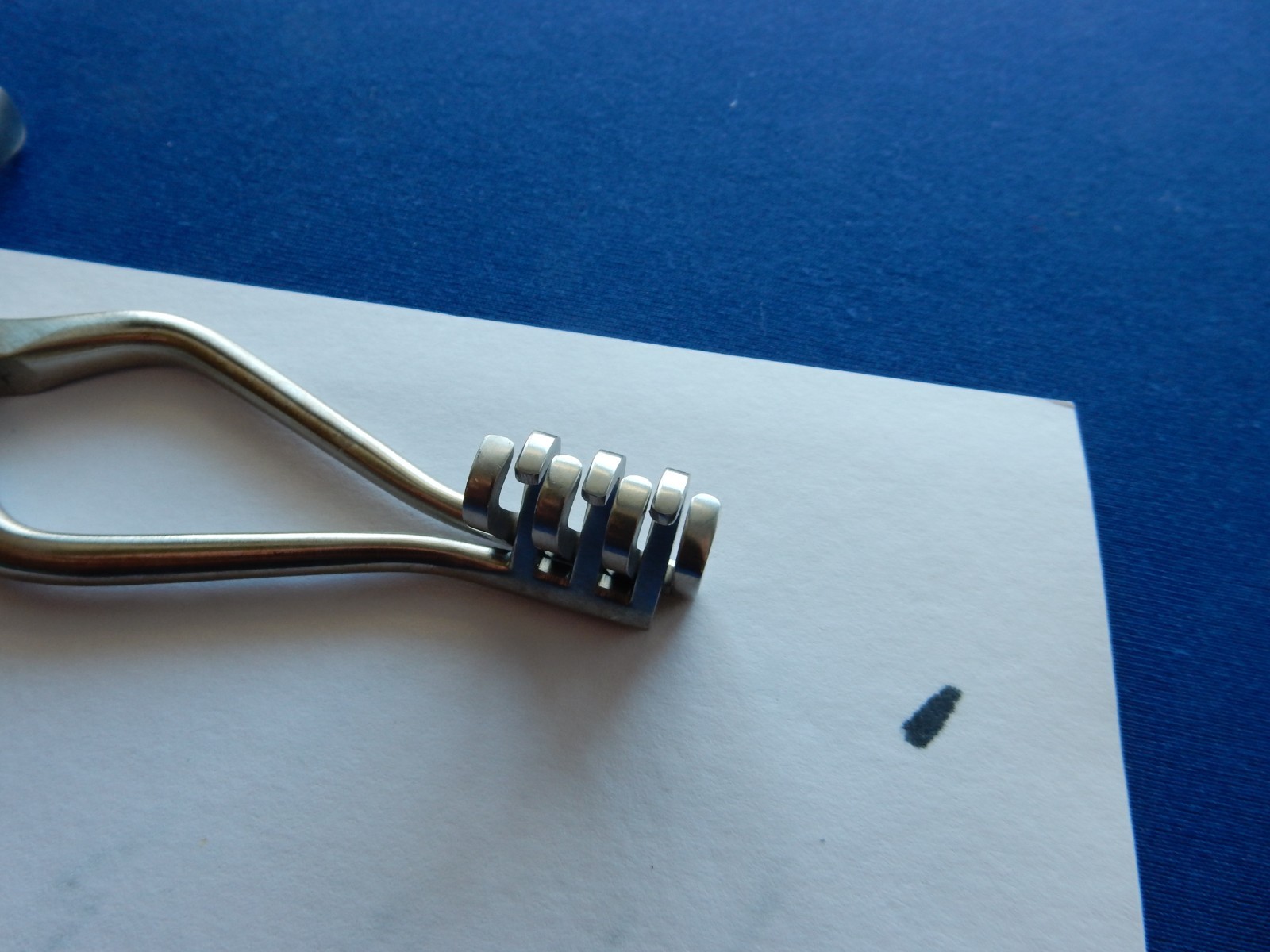 V. Mueller SU3110-001 Weitlaner Blunt 3×4 Prong Retractor 5.5″ Length