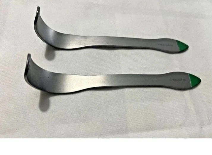 Set Of 2 V. Mueller SU3306 Orthopedic Size 6 Deaver Retractors 6-1/2″ Length