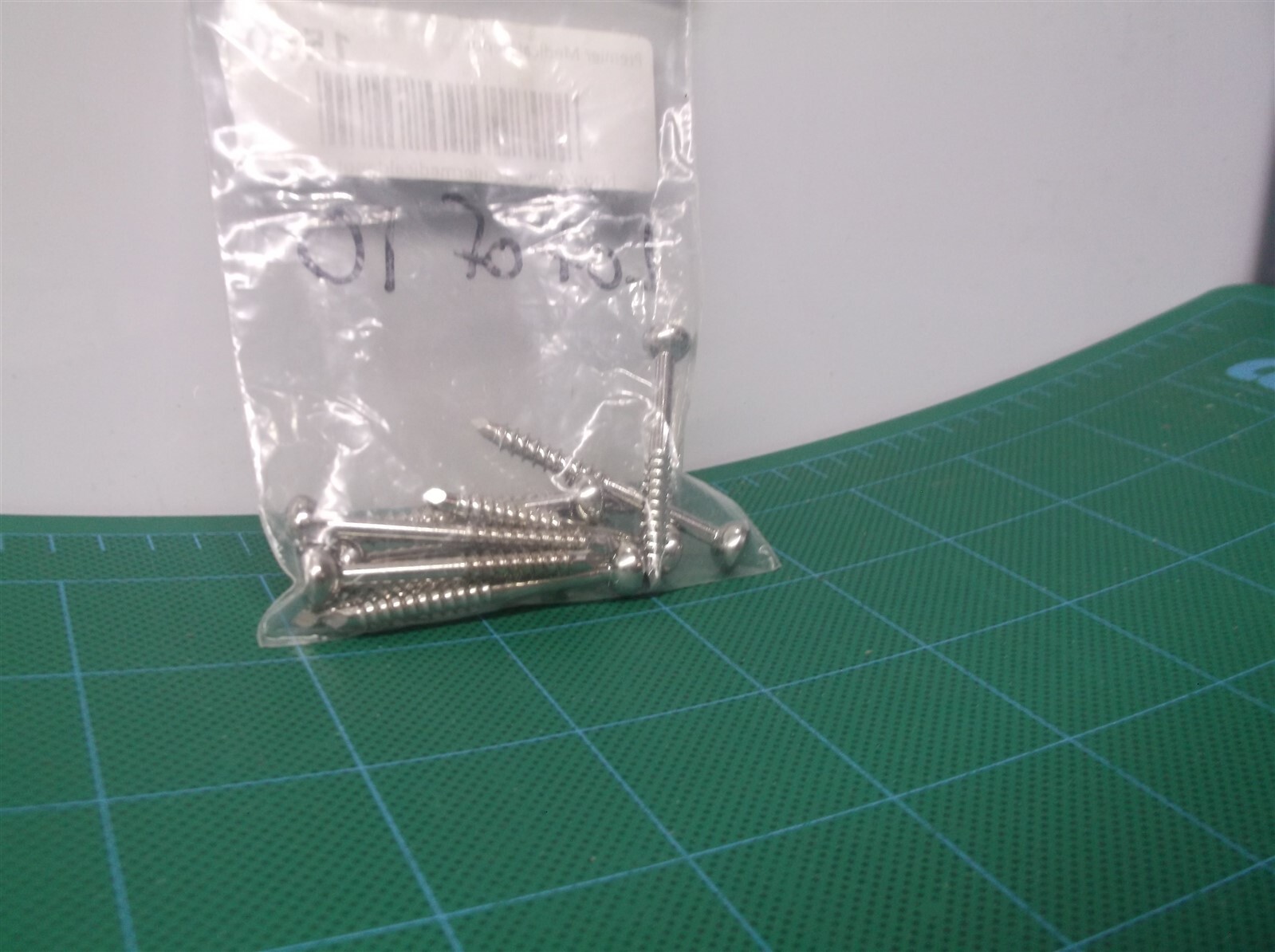 lot of 10 1-13/16″ x 1/8″ surgical screw with 3.5mm hex head 1550