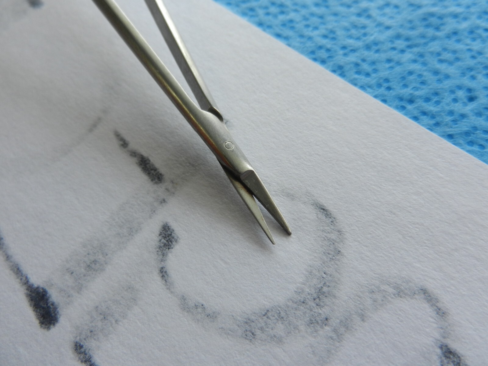 D7562 V. Mueller Yasargil Straight Round Tip Micro Neuro Scissors NL3152-001