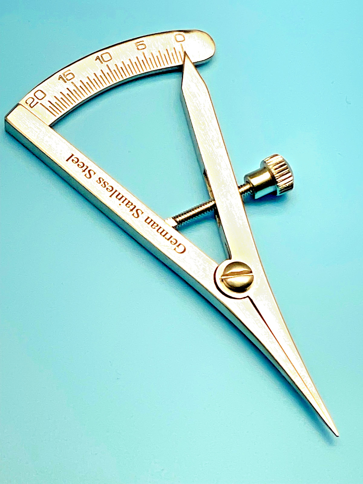 Castroviejo Caliper 3.1/2″, Straight Tips, Graduated 0-20mm