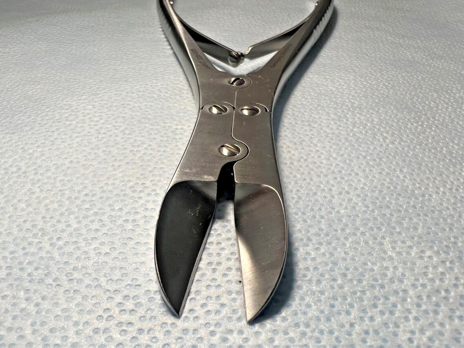 Jarit 230-305 Ruskin-Liston Straight Bone Cutting Forceps, 22mm Jaws X 7-1/4″ WL