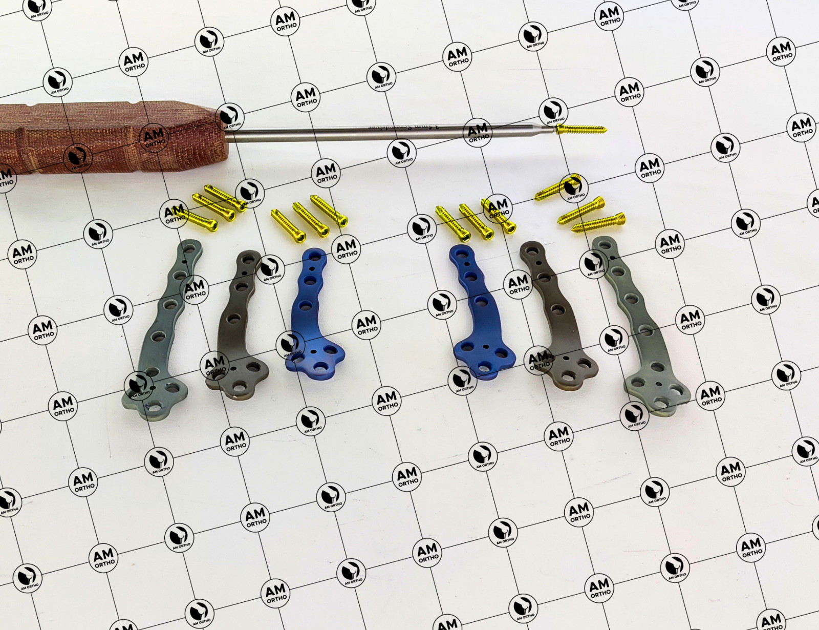 3.5mm TPLO Plates S, M, L 68-88mm L/R Locking Screws & Screwdriver 57 Pcs Set Ti