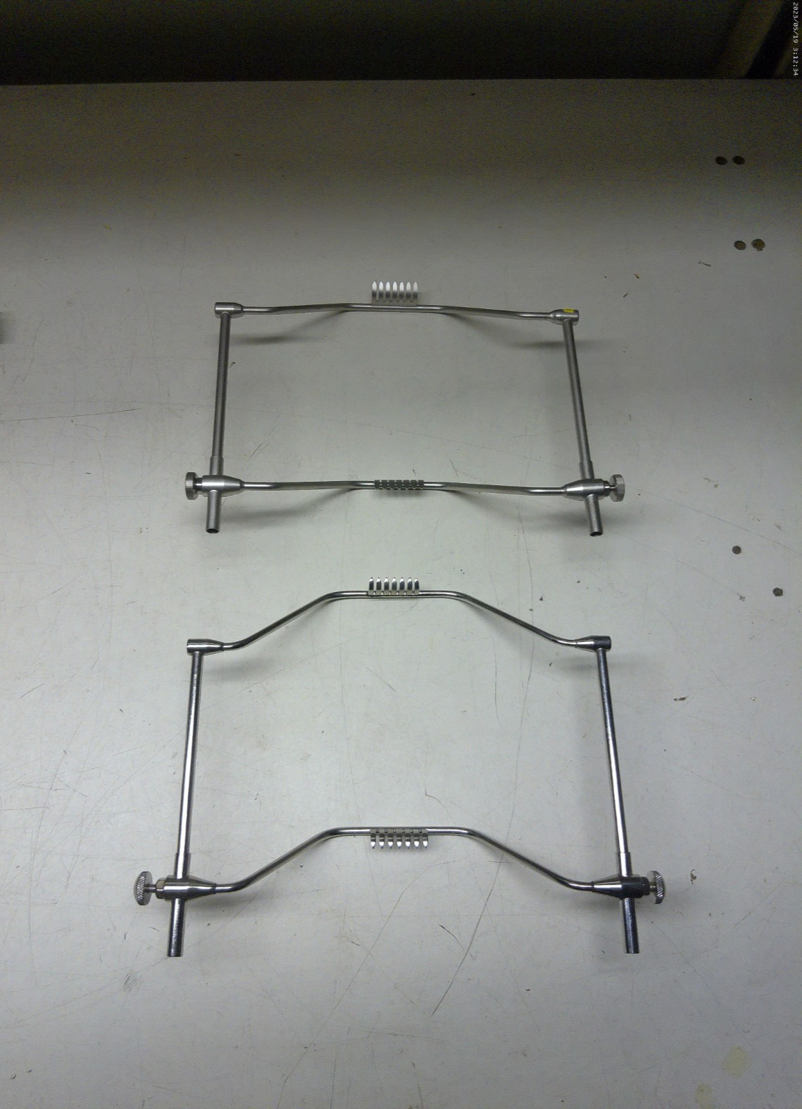 Lot 2) Pilling Weck Thyroid Retractors 485270 485 265