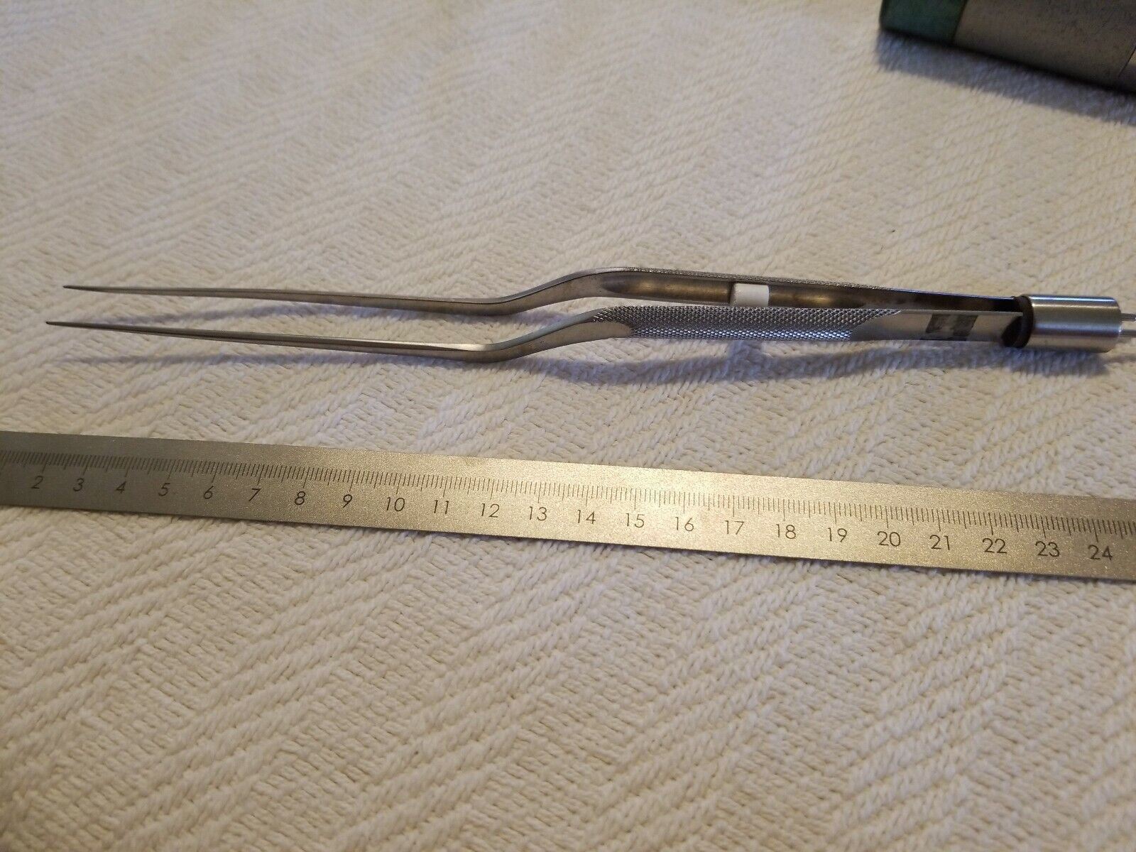 V. Mueller Surgical Neuro Bipolar Forceps .7mm Fine Tip 6 3/4″ MJ3