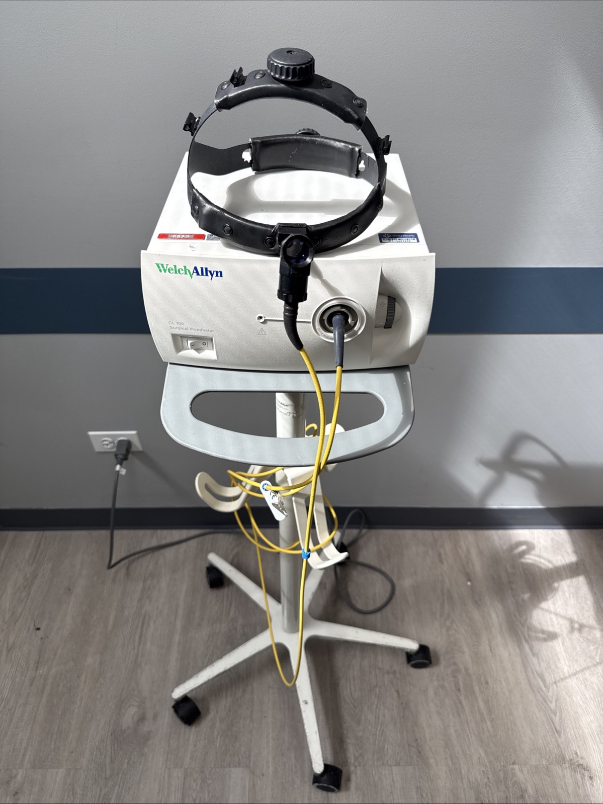 Welch Allyn CL-100 Surgical Illuminator Light Source System w/ Headlight+ Stand